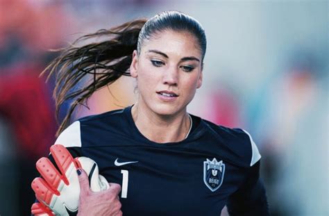 Fotos vazam imagens íntimas da goleira Hope Solo musa dos EUA