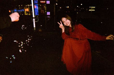 B L T Official On Twitter Rt Ayano Sumida 𝟭𝘀𝘁写真集『 Purity』好評発売中 ️ 写ルンですのオフショいい感じ！ 渋谷の街でみんなで