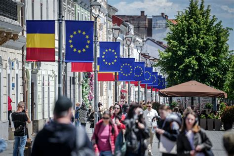 Romania Al Via Il Primo Turno Delle Elezioni Presidenziali Lettera