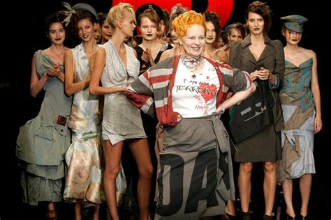 Vivienne Westwood L Anticonformista Delle Passerelle Donne E Arte