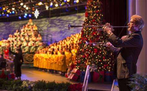 Candlelight Processional at EPCOT - Sparkly Ever After