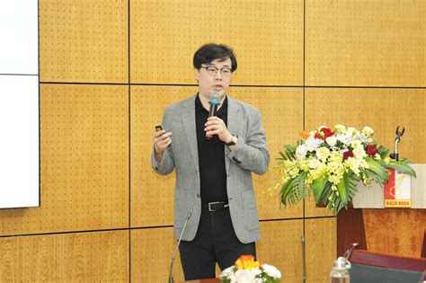 Korean Professor Shares Trends In The Semiconductor Industry That