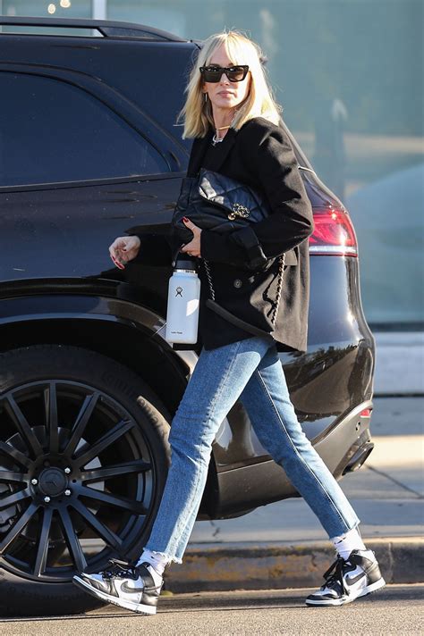 Kimberly Stewart - Leaving a Hair Salon in Beverly Hills 11/14/2022