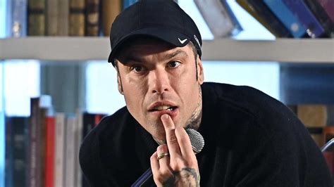 Il Rapper Fedez In Una Recente Apparizione Pubblica Improntaunikait