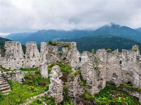 Top 6 Castles of Tyrol - Photos, opening hours, parking ...