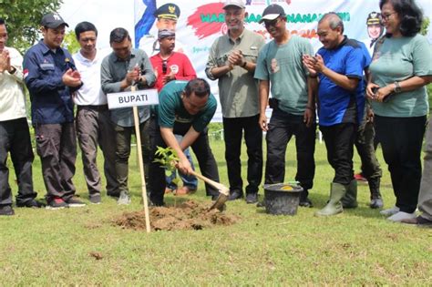 Puncak Hari Pers Nasional Pwi Blora Hijaukan Bukit Kunci