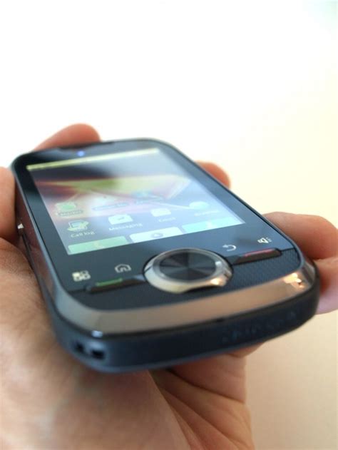 Review: Boost Mobile Motorola i1 – Does prepaid Android work well?