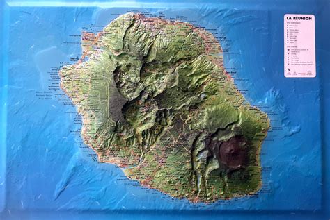 Relief La Reunion Moyenne As 3d Map