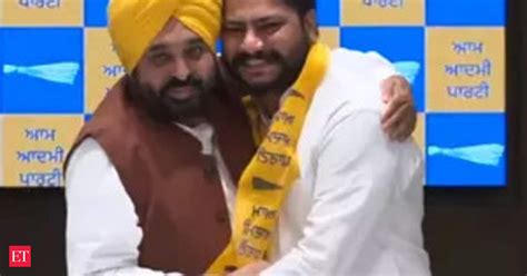 Former Punjab Mla Dalvir Singh Goldy Joins Aap The Economic Times