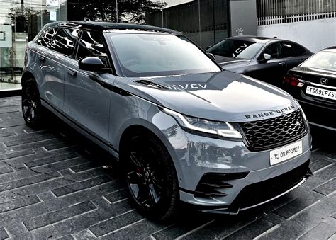 Range Rover Velar 2024 Grey - Milli Suzanne