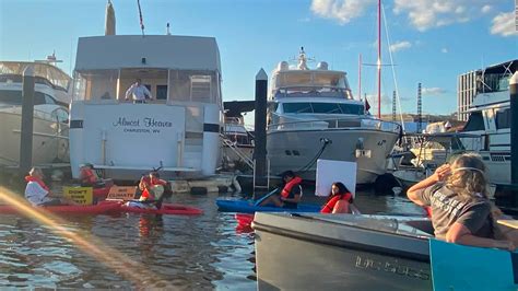 Don T Sink West Virginia Kayak Protesters Rally Outside Manchin S