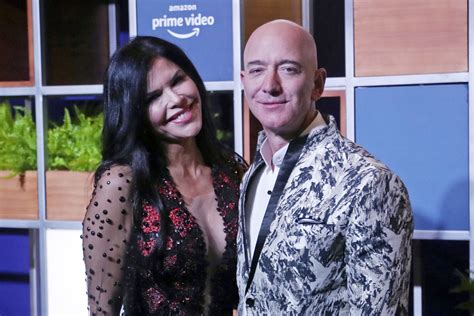 Jeff Bezos Girlfriend Son : Jeff Bezos Single Teen Mom Brought Him To ...