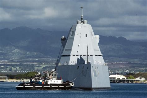 Llega A Pearl Harbor El Primer Destructor De Misiles Guiados Clase