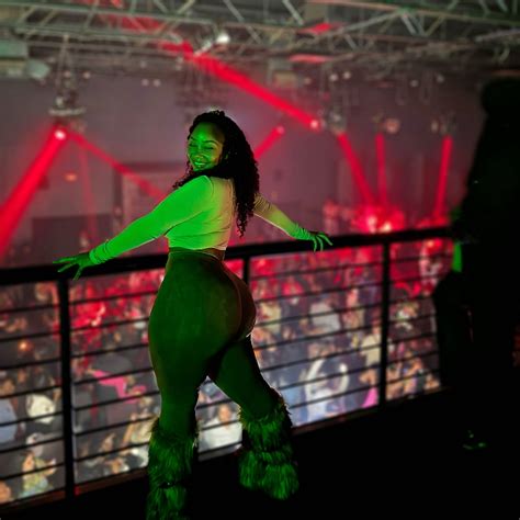 Post from EatMahKandy Land