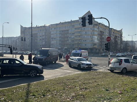 Video Jo Jedna Nesre A Na Prometnoj Raskrsnici Na Novom Beogradu