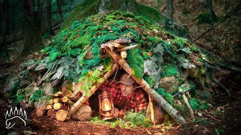 Sleeping In A Bear Den Survival Shelter Today I Build A Bear Den