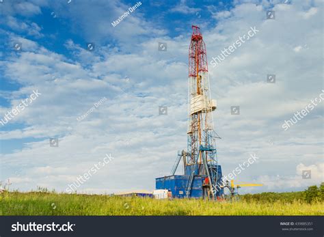 2185 Drilling Onshore Wells Images Stock Photos And Vectors Shutterstock