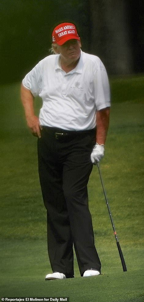 Barron Trump, 15, joins Donald on the golf course in Palm Beach - Hot ...