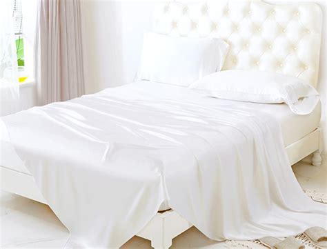 Health Functions of White Silk Sheets