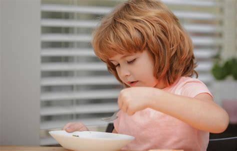 Images De Refus Manger Enfant T L Chargement Gratuit Sur Freepik