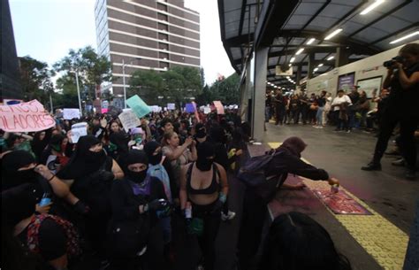 Mujeres Protestan Y Provocan Desmanes En La CDMX