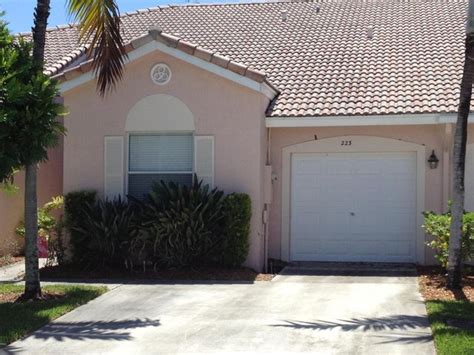 223 E Coral Trace Cir Delray Beach FL 33445 Realtor