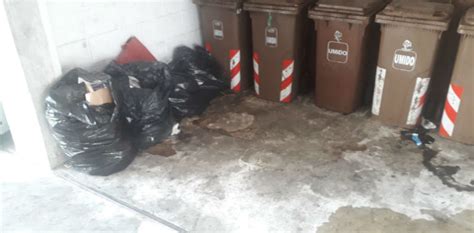 Garage del Cambonino usati come locali rifiuti non è cambiato niente