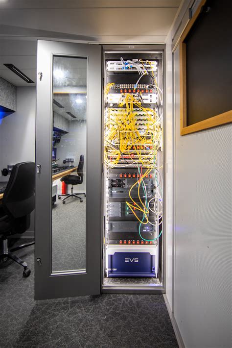 Broadcast Solutions Integra Una Nueva Unidad Móvil Para La Alemana Wdr