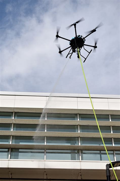 Mont Culo Museo Guggenheim Interpretativo Drone Window Cleaning Cadena