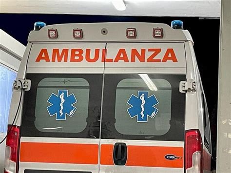 Tragico Incidente Stradale A Oleggio Novara Morto Un Bambino Di