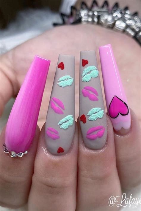 کاشت ناخن ، ترمیم ، ژلیش ، کاور و لمینت در شیراز | Valentine's day nail designs, Nail designs ...