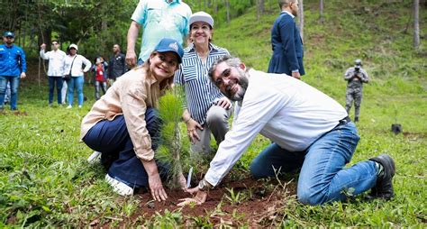 Raquel Pe A Encabeza La Siembra De Dos Millones De Rboles Peri Dico