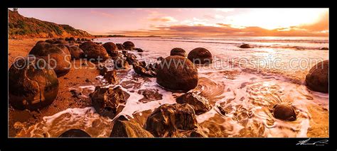 Moeraki Boulders Kaihinaki Million Year Old Mudstone Concretions