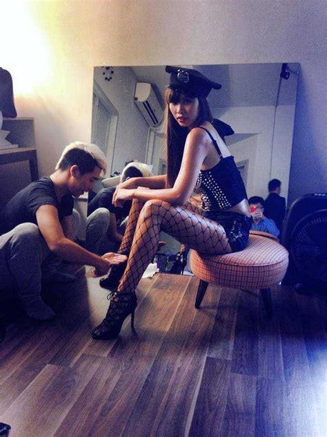 Mai Phương Thúy khoe ảnh diện bikini ở Hawaii