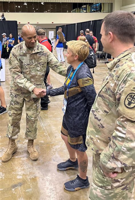 Dvids News Medcoe Commanding General Helps Tradoc Support Athletes