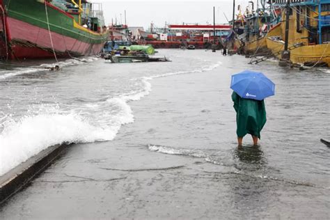 Super New Moon Waspada Banjir Rob Mulai Hari Ini Hingga Februari