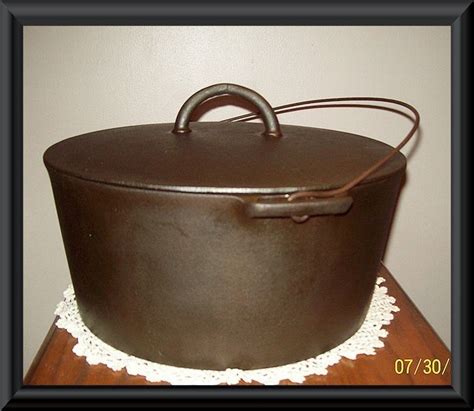 Wagner Cast Iron Dutch Oven 11 C 1895 Wagner Cast Iron Cast Iron Dutch Oven Cast Iron Cookware