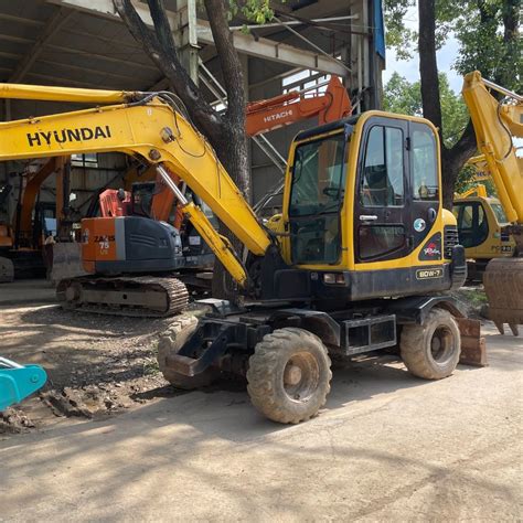 Ton Used Hyundai R W Wheeled Excavator Mini Hydraulic Digger For