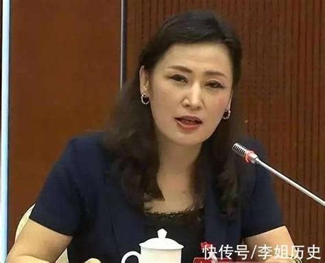 最美大学女校长姜虹，38岁任教授，49岁任校长，常和学生打成一片【快资讯】