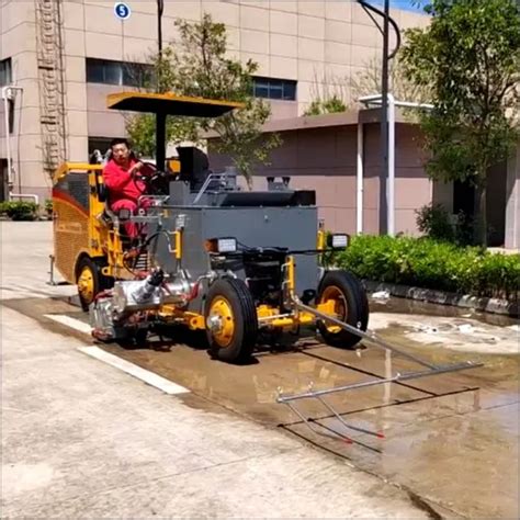 Large Capacity Self Propelled Thermoplastic Road Marking Machine With