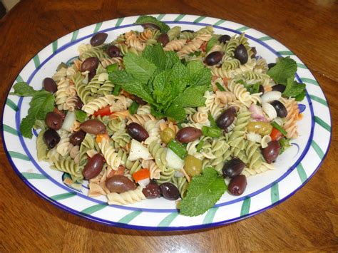 Pasta Salad with Black Olives | Salad dishes, Salad recipes, Pasta salad