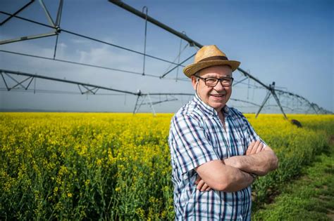 Ile rolnik może drobić żeby nie stracić emerytury Nowe kwoty od