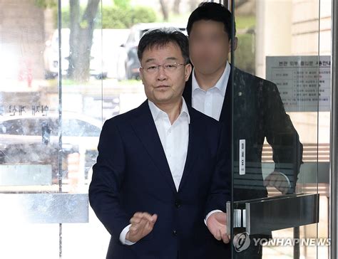 尹 명예훼손 허위 인터뷰 의혹 김만배·신학림 20일 구속심사 연합뉴스