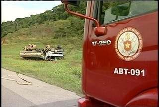 RJ Inter TV 1ª Edição Caminhão tanque tomba em Casimiro de Abreu e