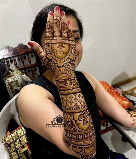 12 Best Backhand Mehndi Designs For Brides