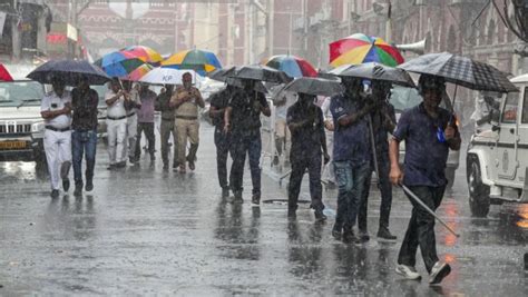 West Bengal Weather ঘূর্ণাবর্ত ও মৌসুমী অক্ষরেখার জোড়া ফলা একনজরে বাংলার আবহাওয়ার পূর্বাভাস