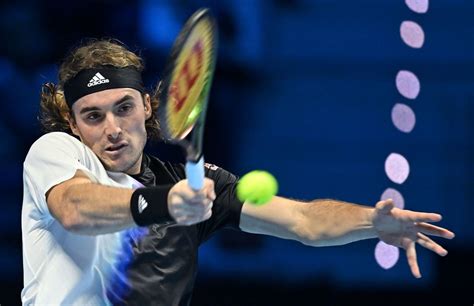 Tsitsipas Supera Medvedev E Torna In Corsa Per La Qualificazione Alle