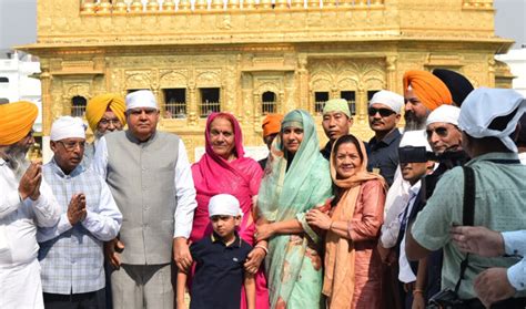 Vice President visits Sri Darbar Sahib; calls it a “glowing symbol of ...