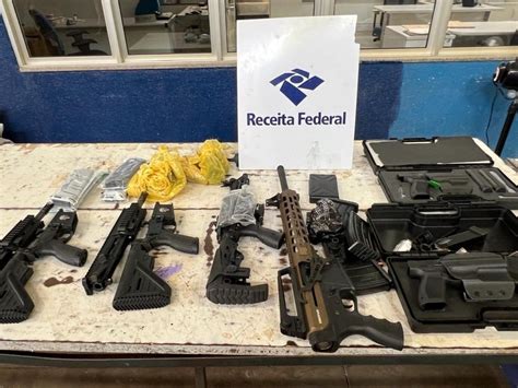 Receita Federal E DEIC Apreendem Fuzis Carabina Escopeta E Pistolas