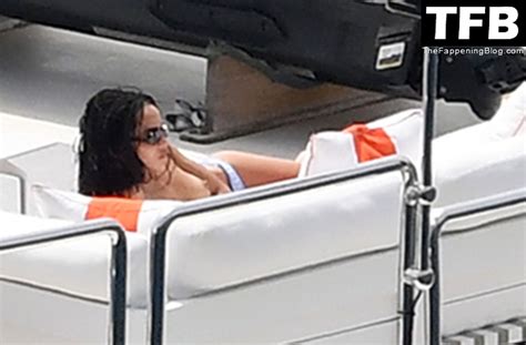 Zoe Kravitz Goes Topless While Enjoying A Summer Holiday On A Luxury